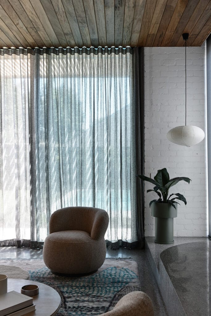 Brighton East Residence (INFORM) - Shades